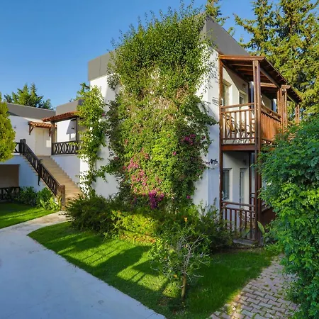 Bitez Garden Life 4*